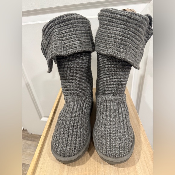 UGG Australia Gray Knit Tall Boots Women’s Size 7 Cozy Winter Shearling - Picture 9 of 9